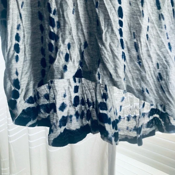 Gray and Navy Tye Dye Top - Picture 3 of 4